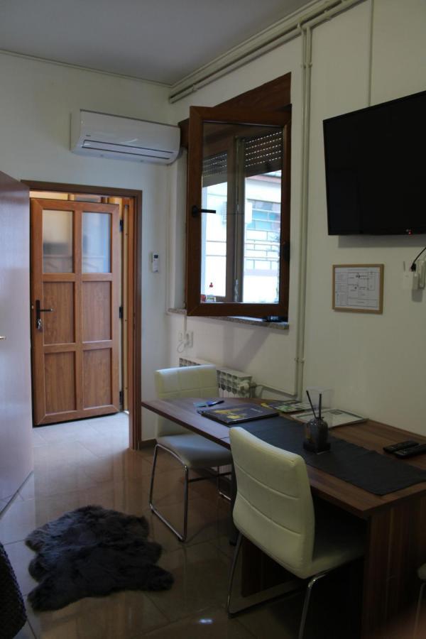 Ðakovo Studio Apartman Hinko מראה חיצוני תמונה